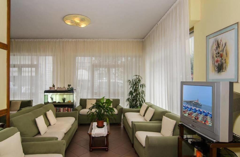 Hotel Stella D'Italia Viareggio Exterior foto