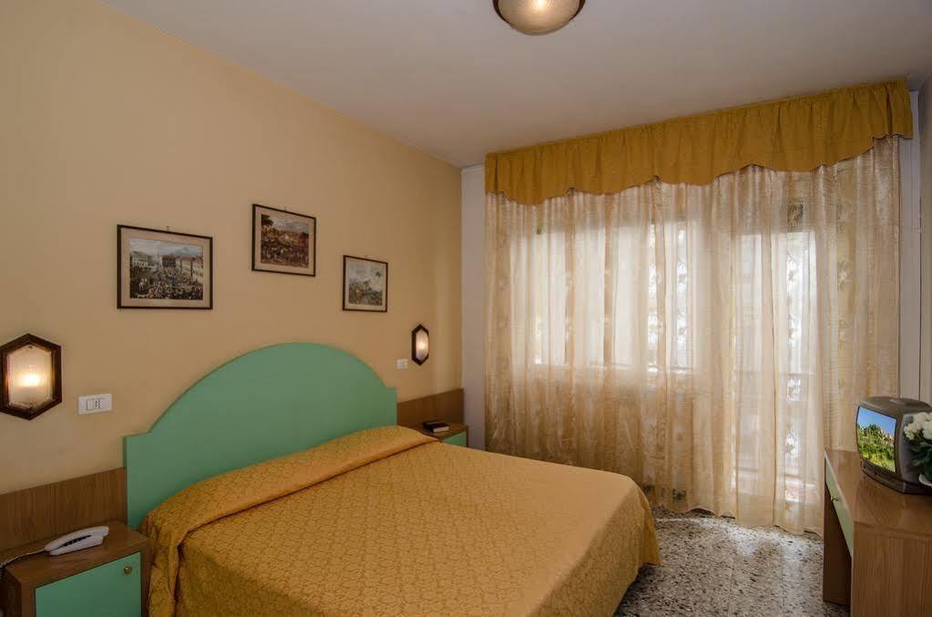 Hotel Stella D'Italia Viareggio Exterior foto